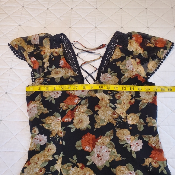 MISS ME Enchanted Black Floral Lace Dress! Size‎ Medium. - Picture 6 of 9